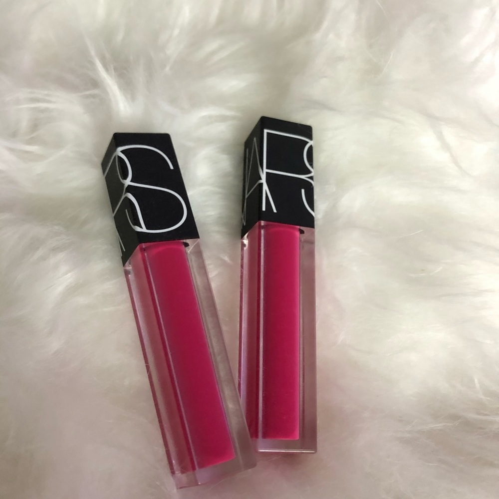 NARS VELVET LIP GLIDE in Danceteria (Fuchsia)